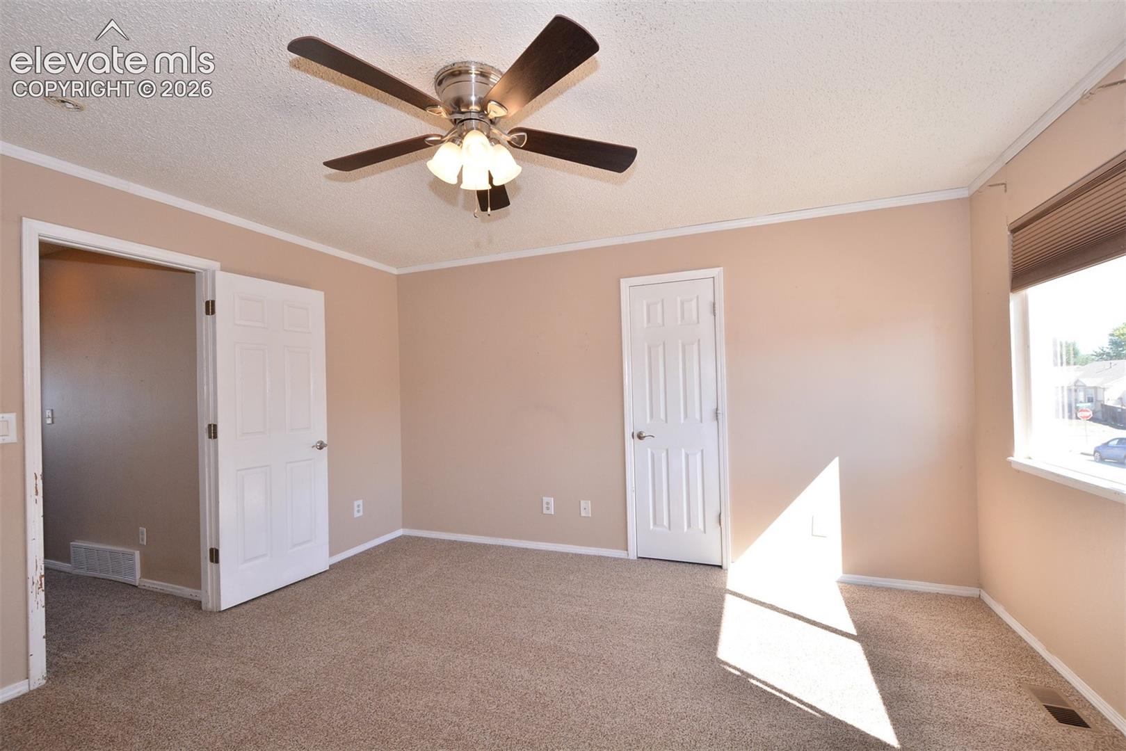 Listing photo 12 for 2040 Fairweather Way