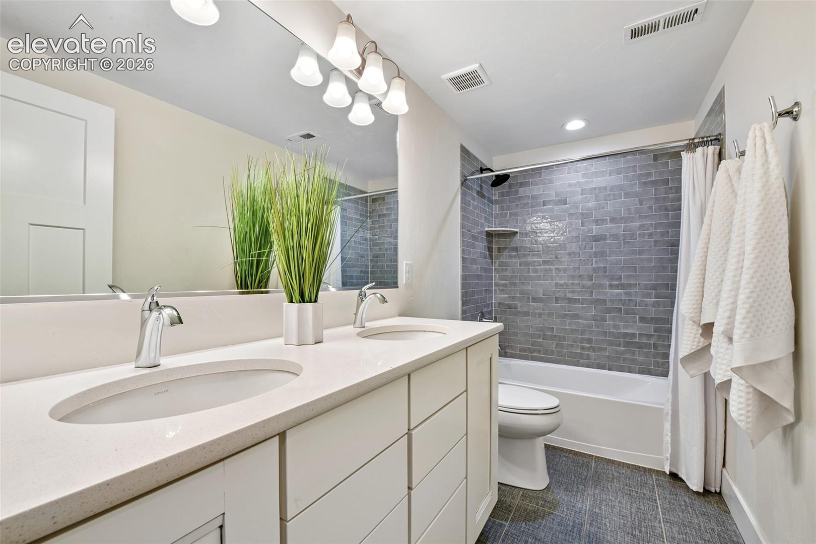 Listing photo 32 for 933 Tree Bark Terrace