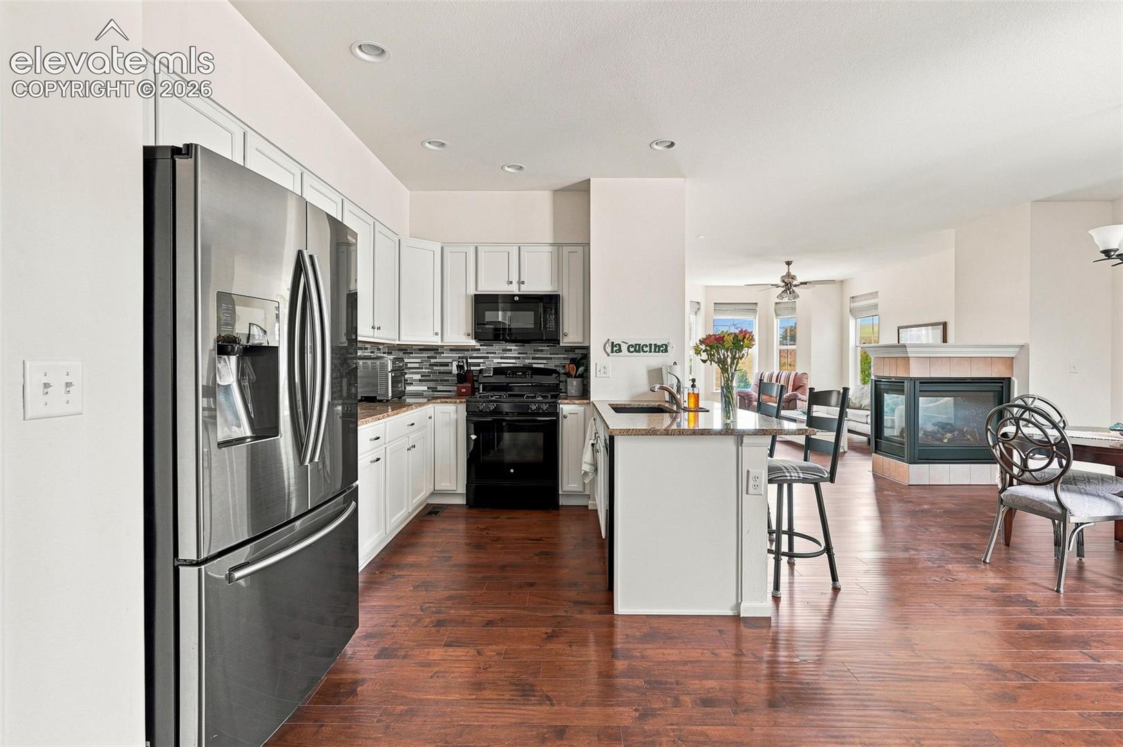 Listing photo 9 for 4298 N Meadows Drive
