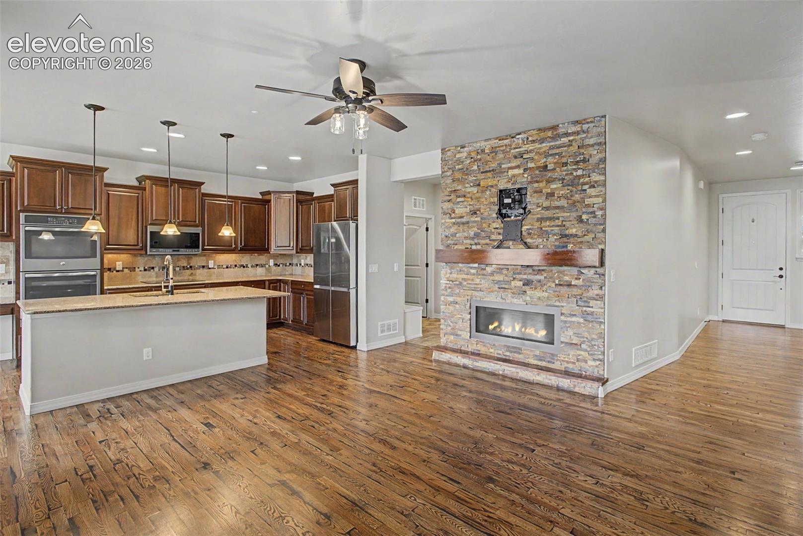Listing photo 6 for 1906 Villa Creek Circle