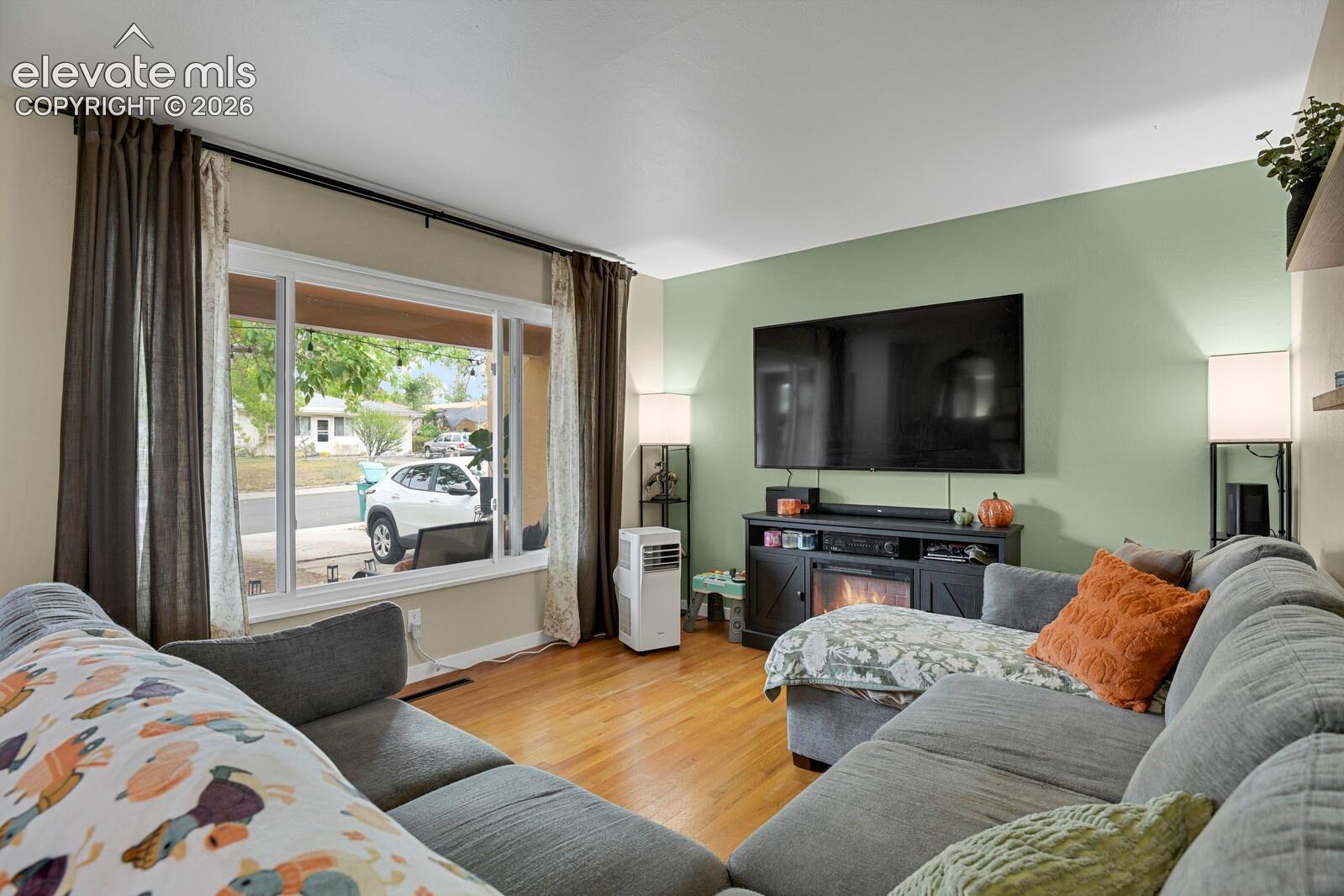 Listing photo 9 for 153 Rose Drive