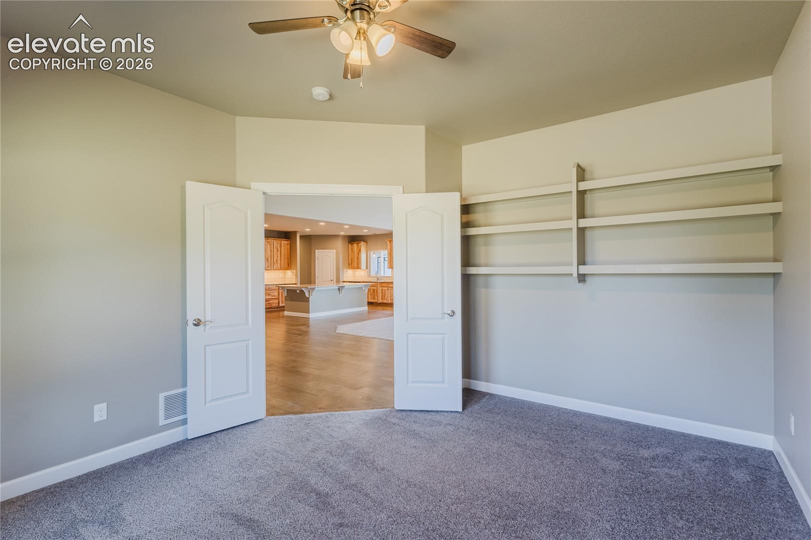 Listing photo 11 for 407 Silvermoon Heights