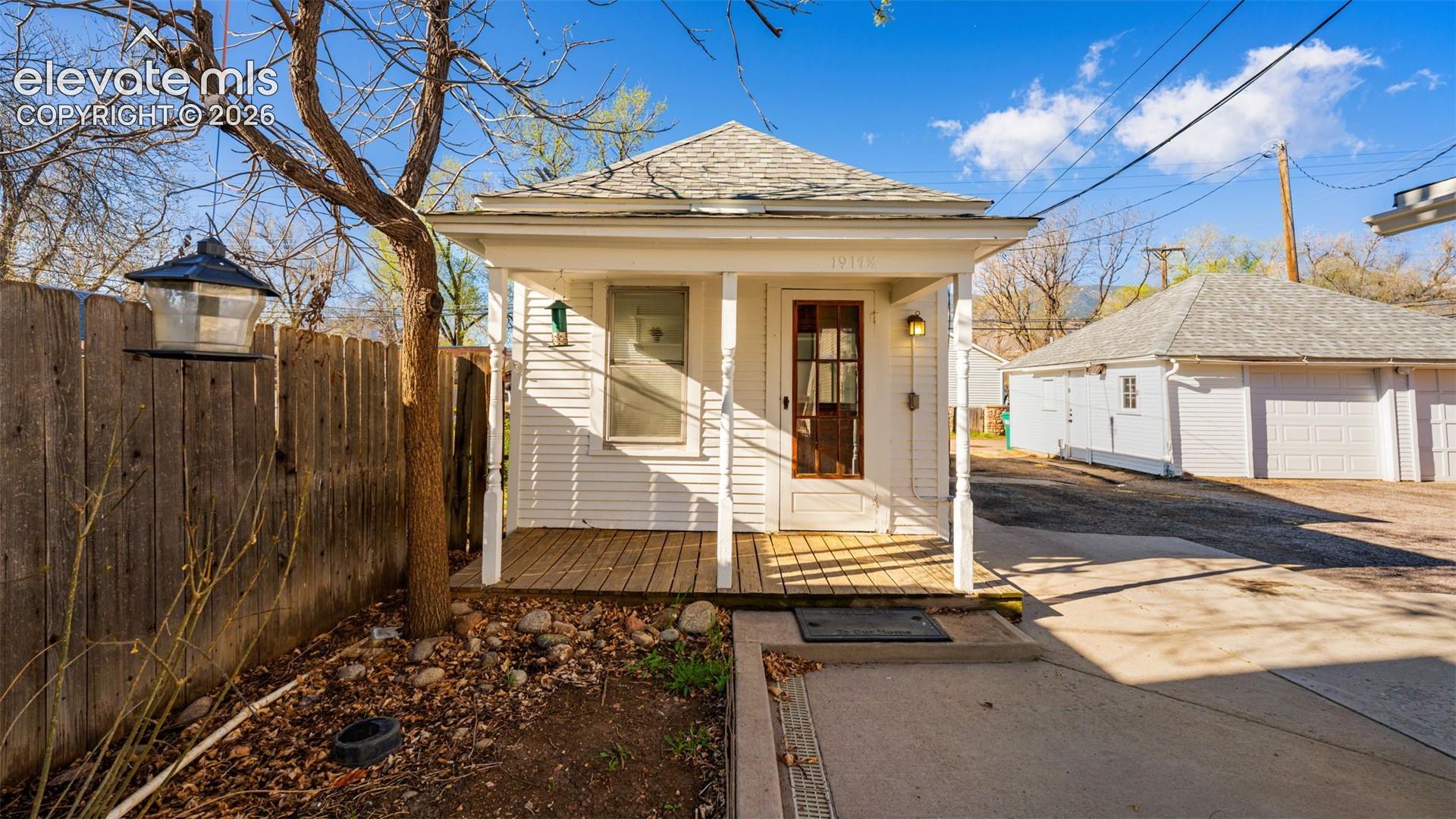 Listing photo 32 for 1919 W Colorado Avenue