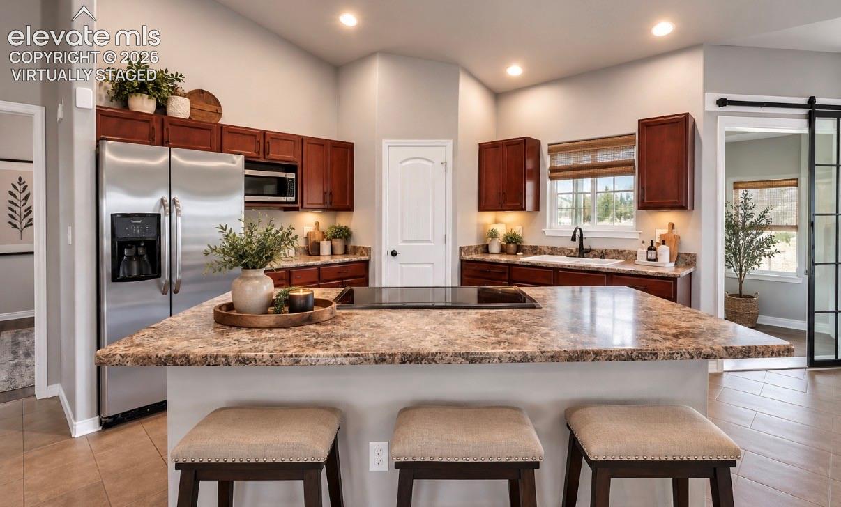 Listing photo 11 for 1615 28th Lane