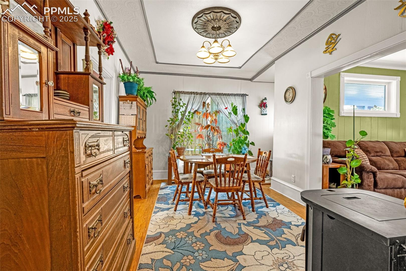 Listing photo 14 for 137 W Eaton Avenue