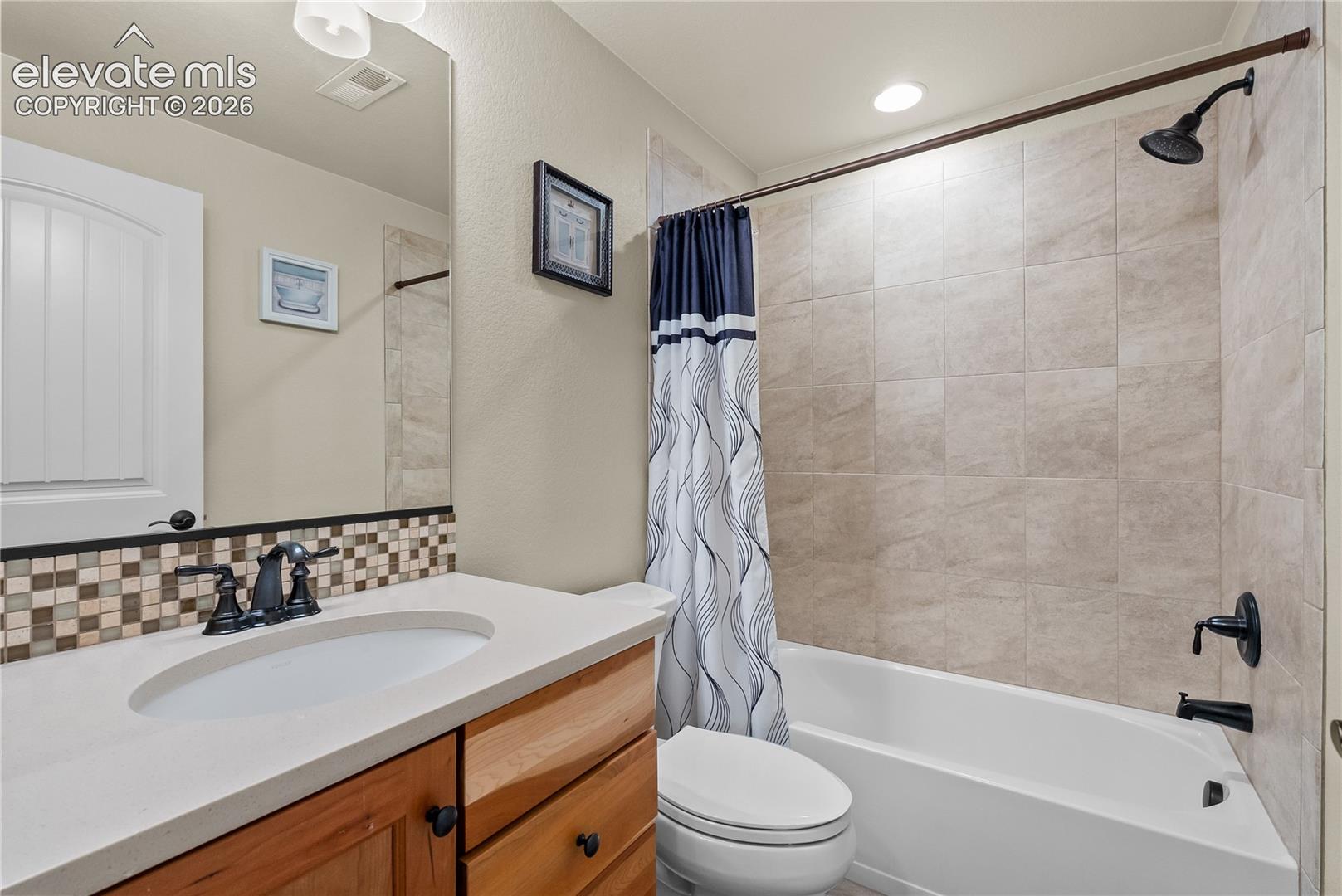 Listing photo 28 for 3336 Redcoat Lane