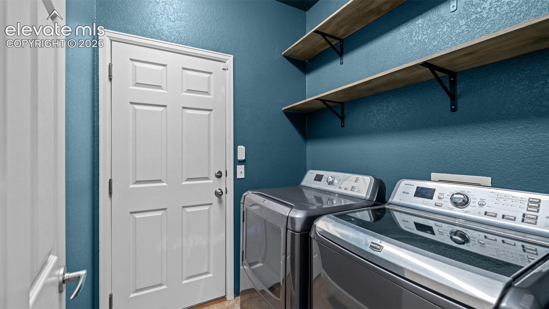 Listing photo 15 for 7514 Jaoul Point