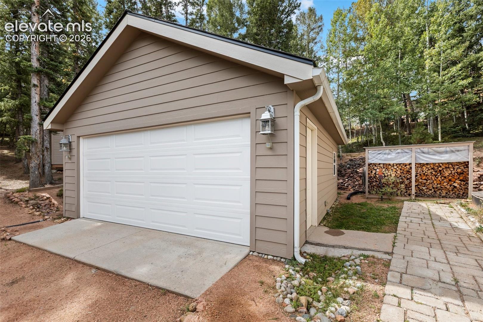 Listing photo 43 for 129 Kestrel Court
