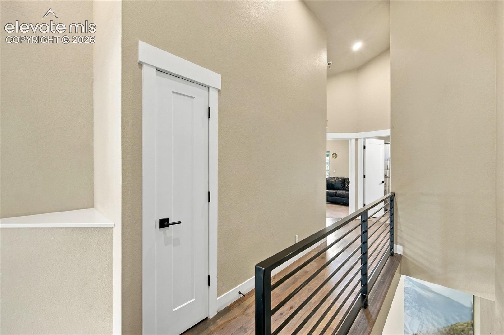 Listing photo 15 for 1319 W Colorado Avenue