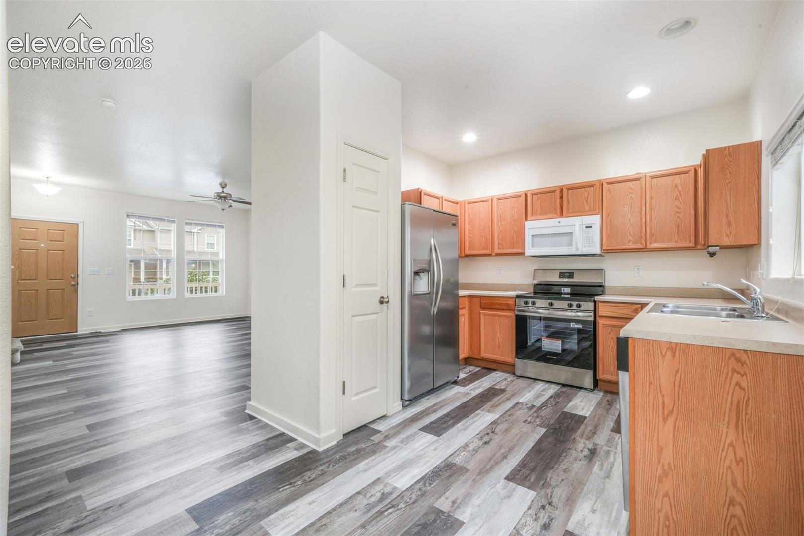 Listing photo 14 for 10513 Wells Point