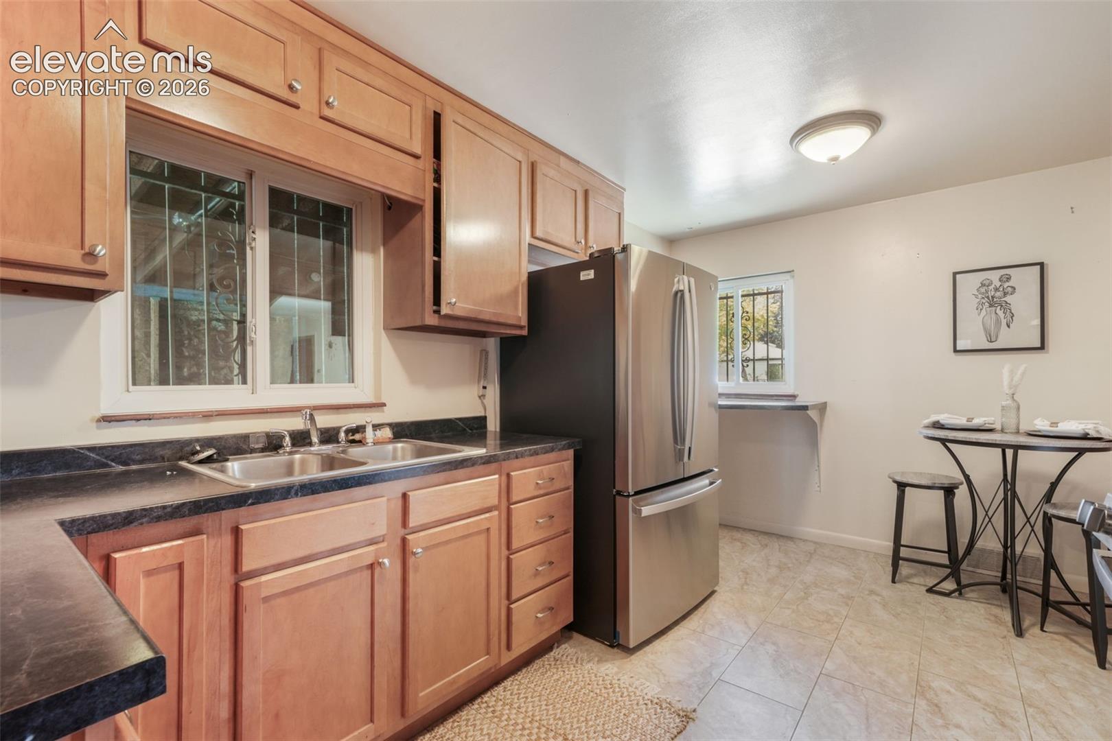 Listing photo 16 for 920 S Canosa Court