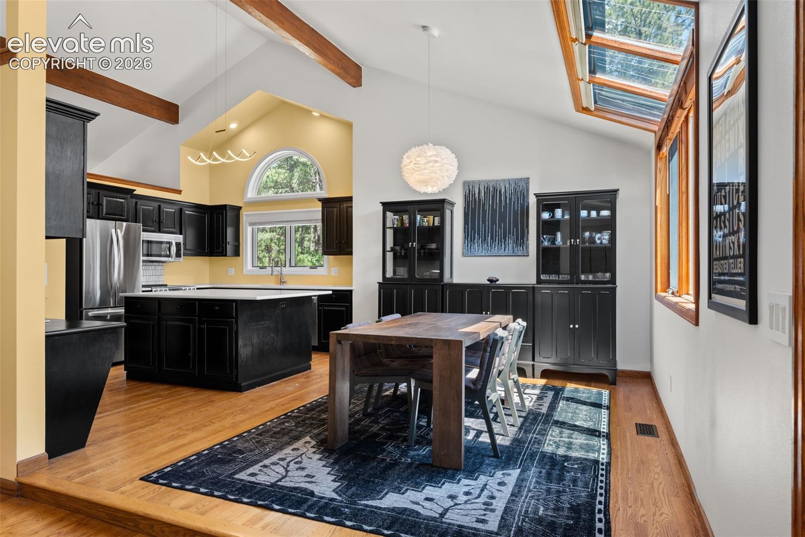 Listing photo 11 for 1675 Oakwood Drive