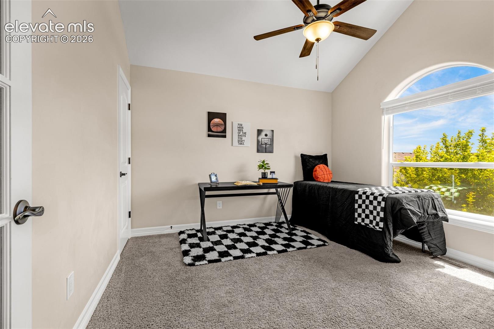 Listing photo 24 for 9813 Fairway Glen Drive