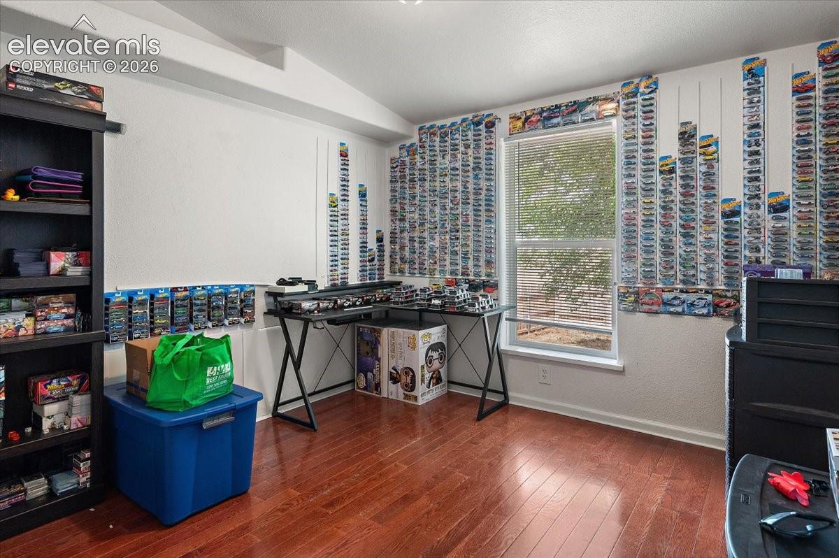 Listing photo 19 for 544 N Raymont Drive
