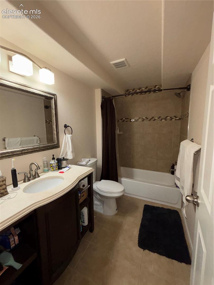 Listing photo 38 for 811 Spectrum Loop