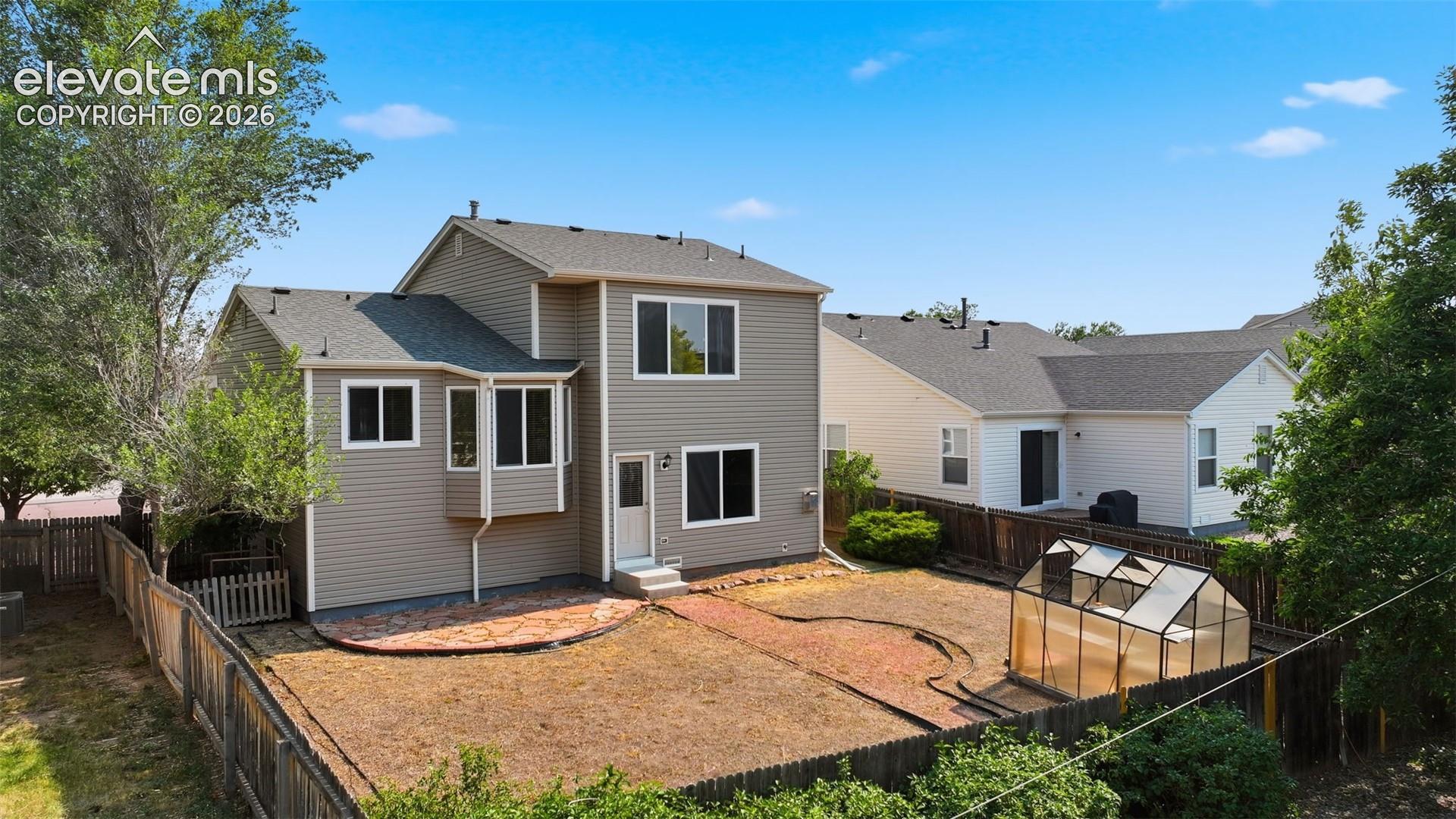 Listing photo 6 for 7368 Glenburn Drive