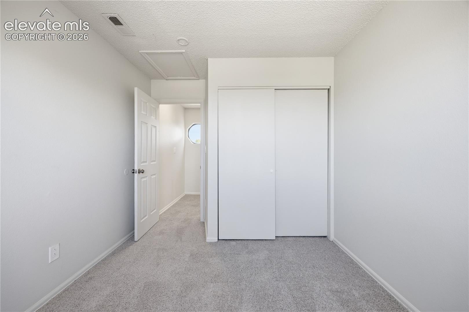 Listing photo 21 for 4571 Sunnyhill Drive