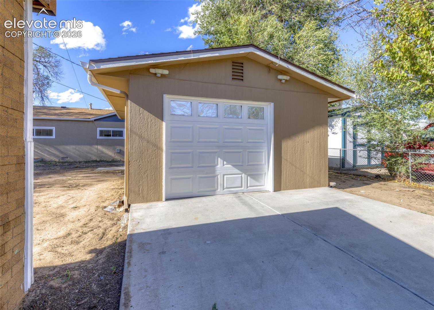 Listing photo 38 for 105 Norman Drive