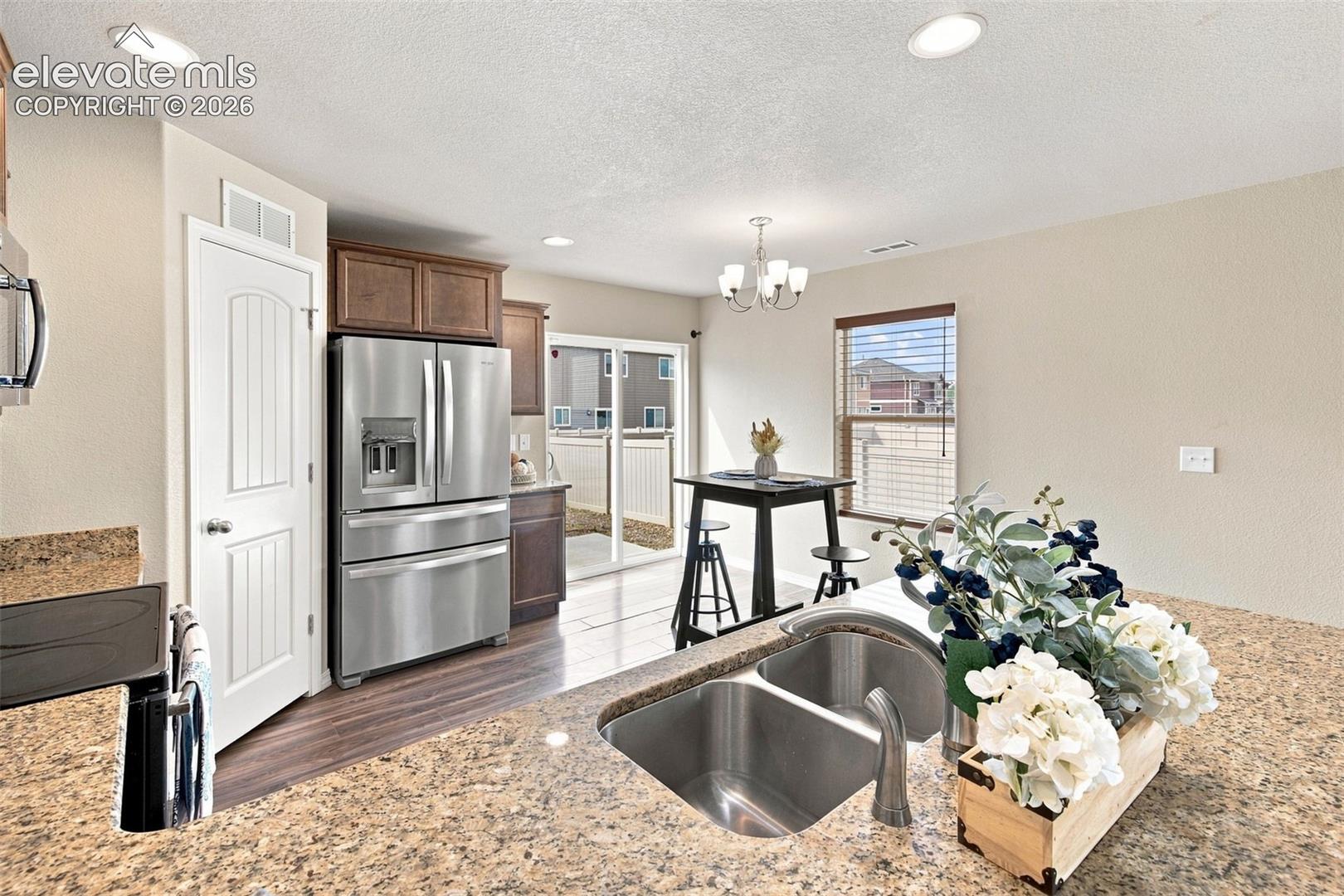 Listing photo 18 for 10864 Traders Parkway