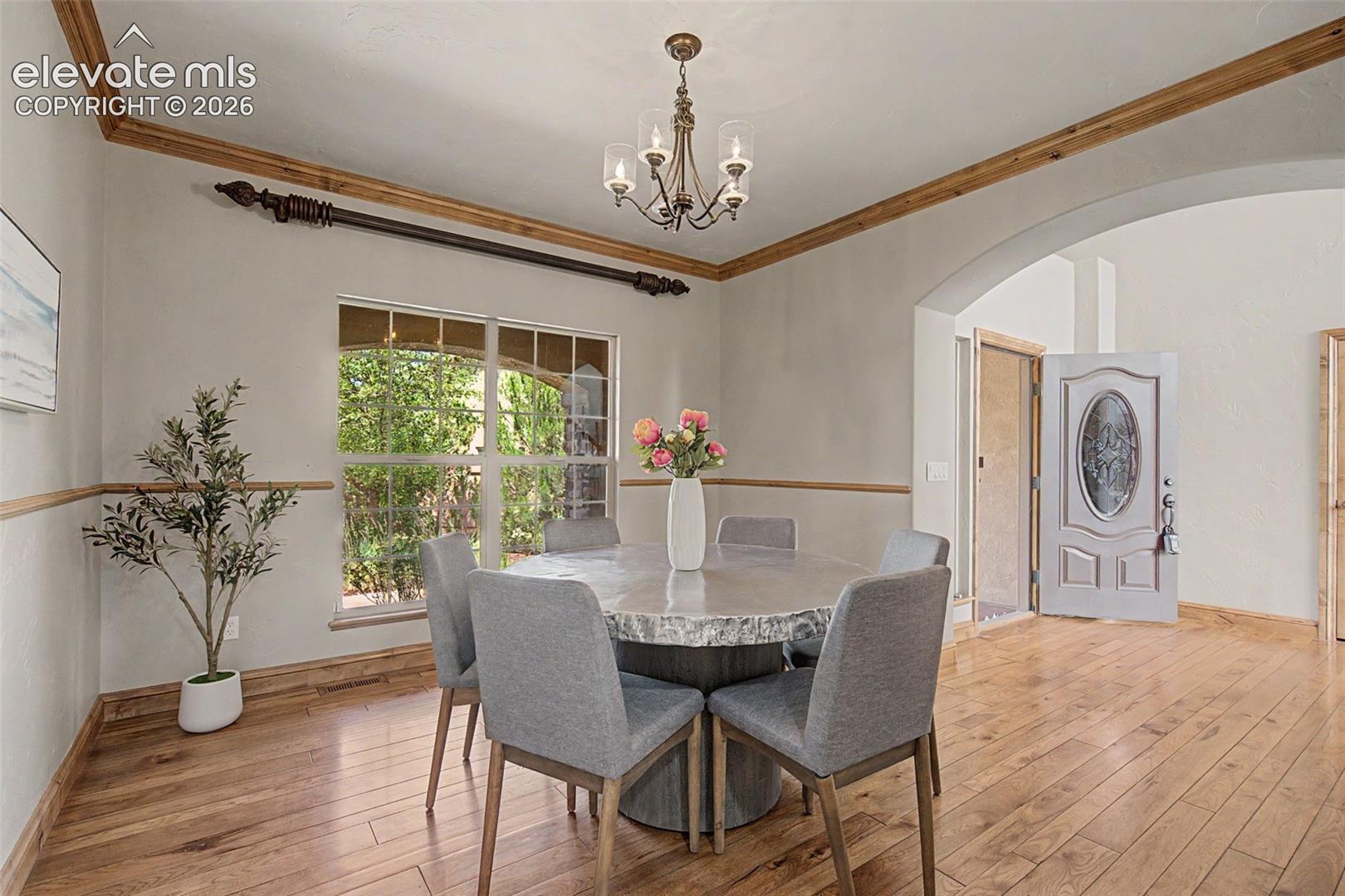 Listing photo 10 for 1077 Crystal Basin Drive