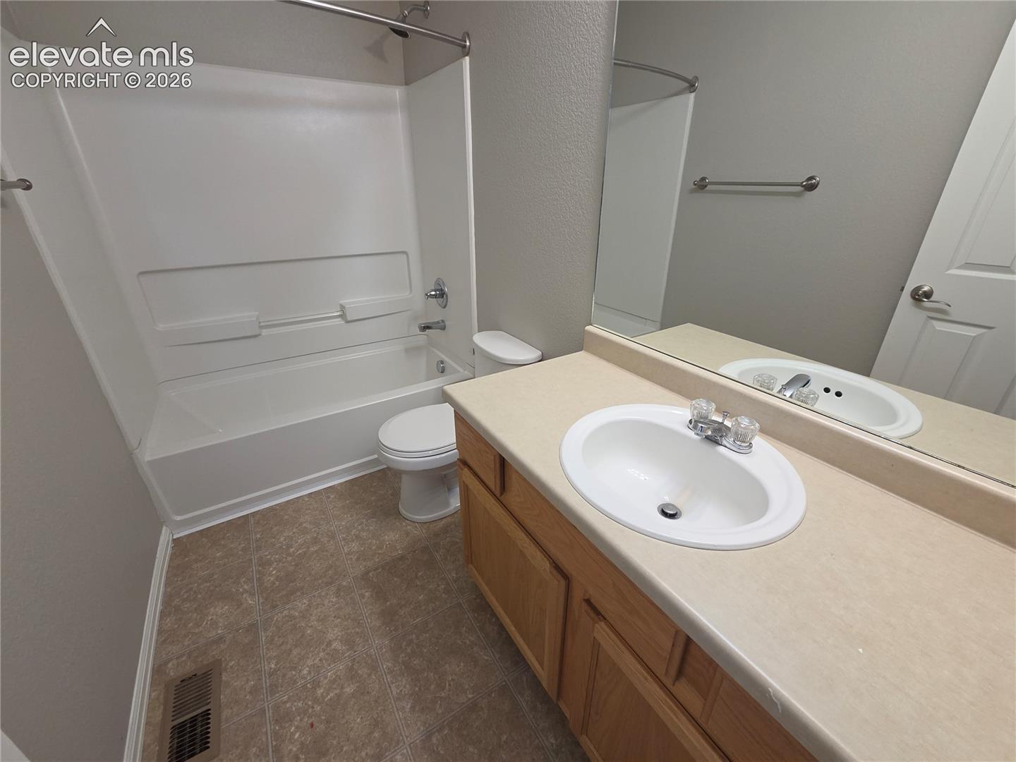 Listing photo 10 for 9256 Portmarnock Court