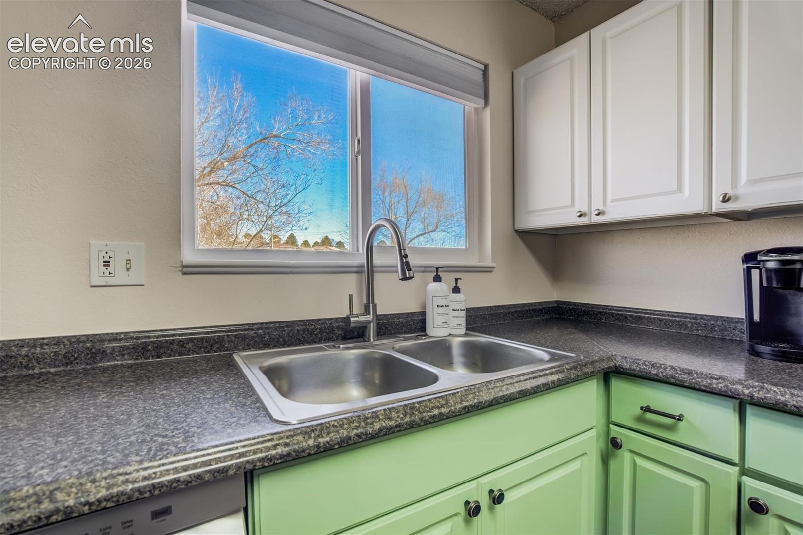 Listing photo 10 for 2566 Royalty Court