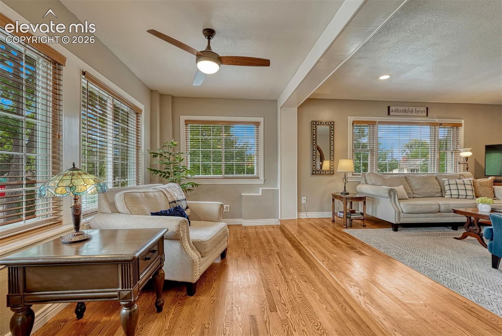 Listing photo 6 for 1900 E San Rafael Street