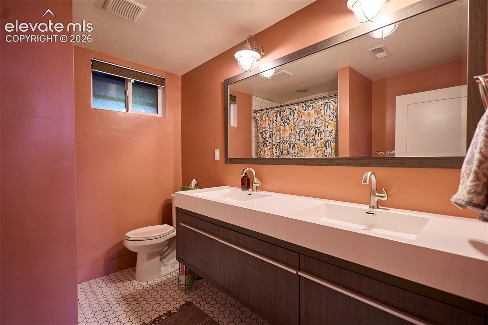 Listing photo 32 for 6827 Rosewood Drive