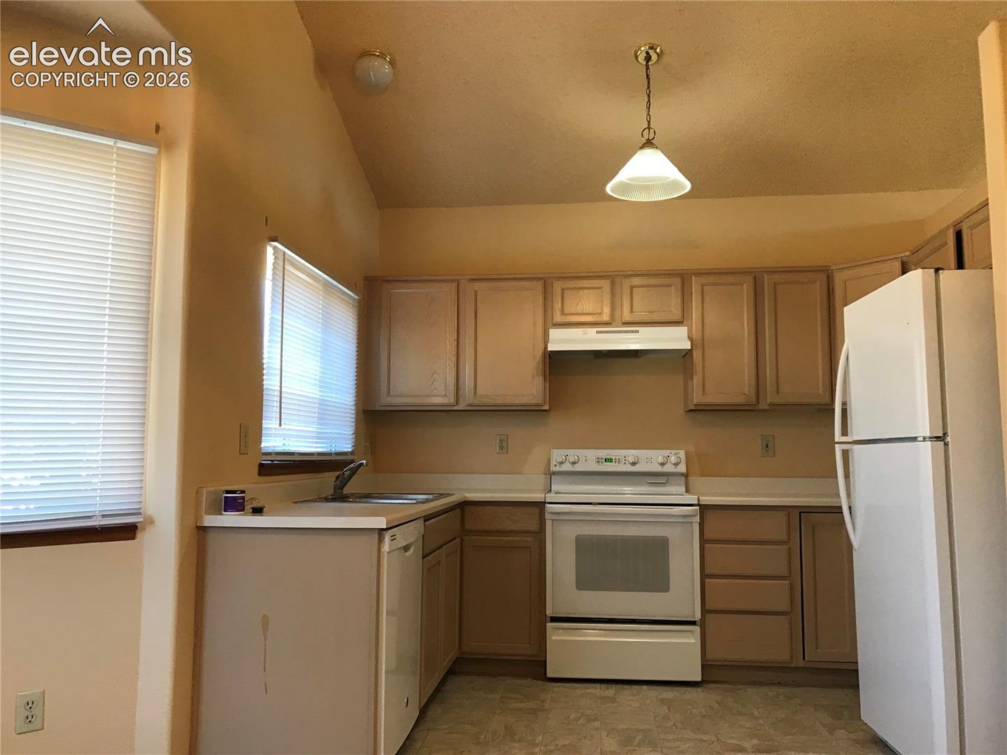 Listing photo 2 for 759 Descendant Drive