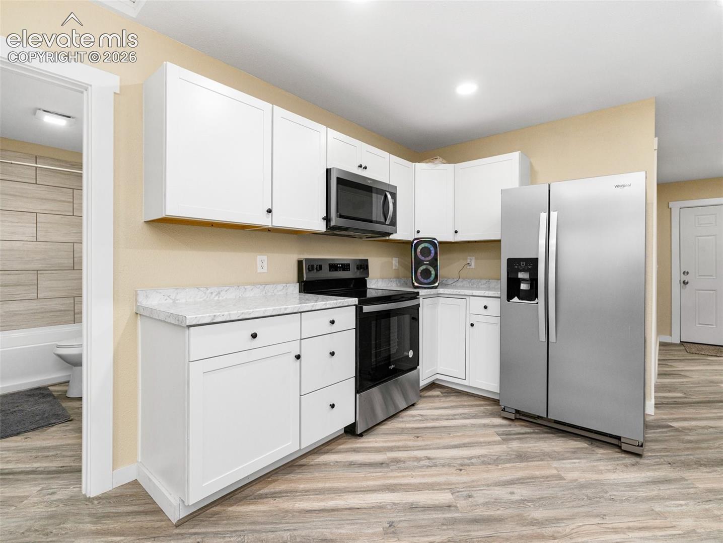 Listing photo 7 for 1219 Pine Street