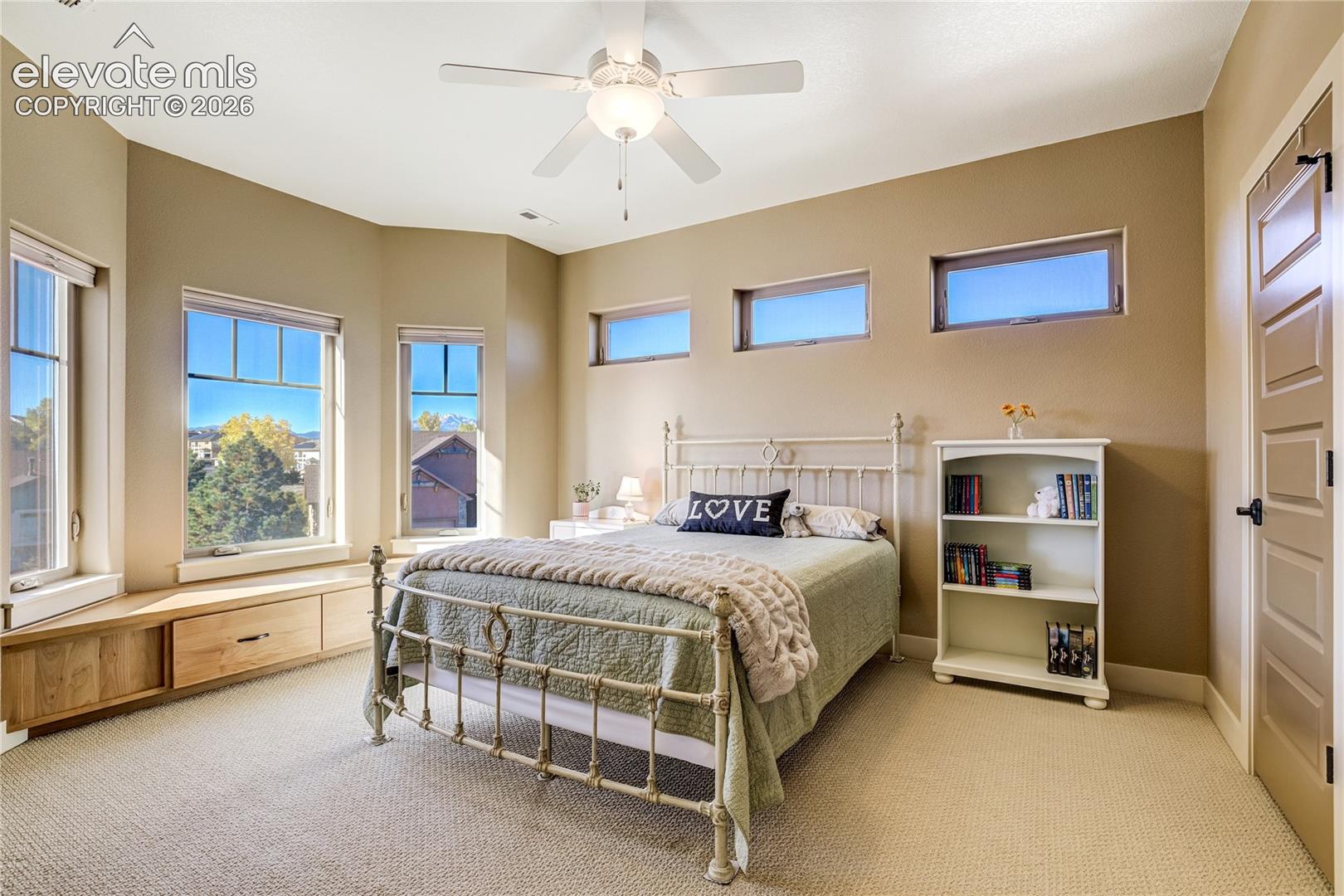Listing photo 33 for 12427 Creekhurst Drive