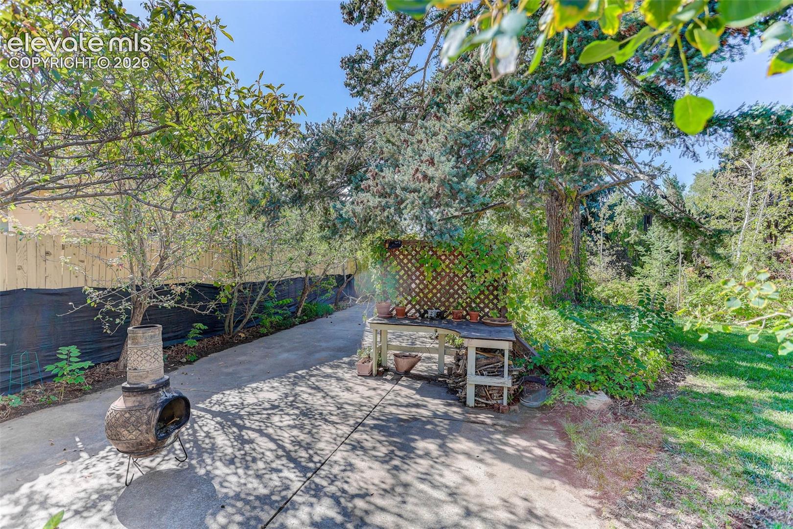 Listing photo 9 for 450 S Quitman Street