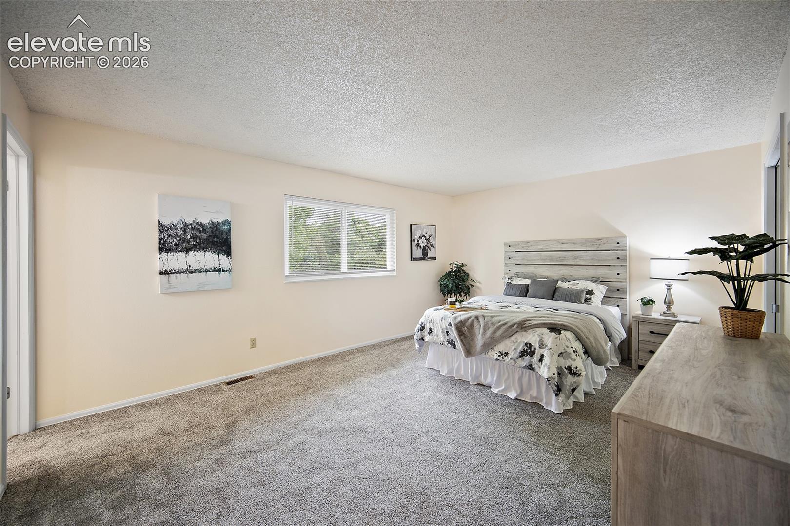Listing photo 20 for 2998 Westcliff Circle