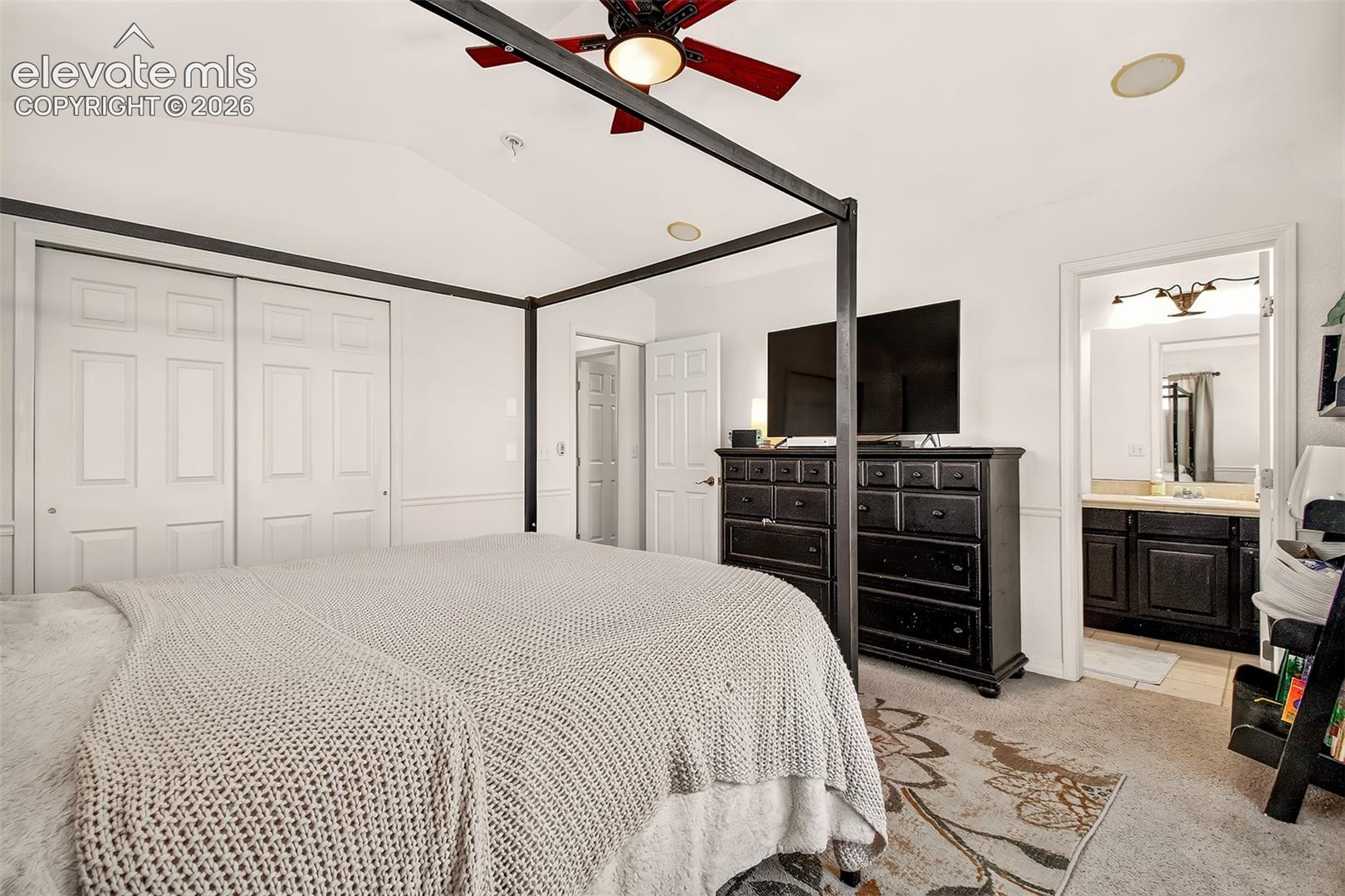 Listing photo 12 for 7358 Maybeck View