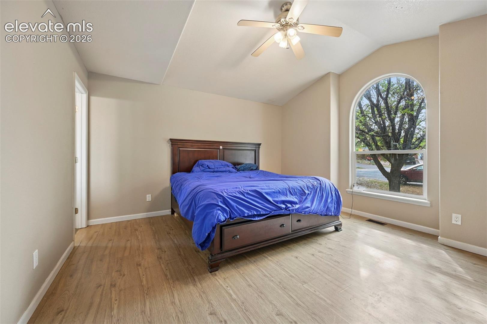Listing photo 21 for 979 S Alexis Lane