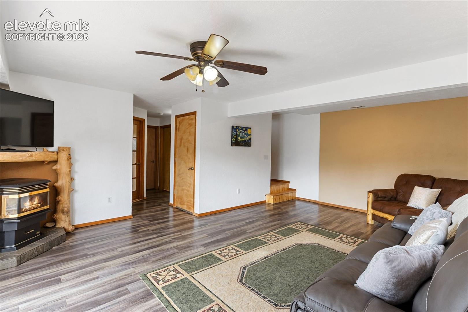Listing photo 32 for 918 Douglas Fir Drive