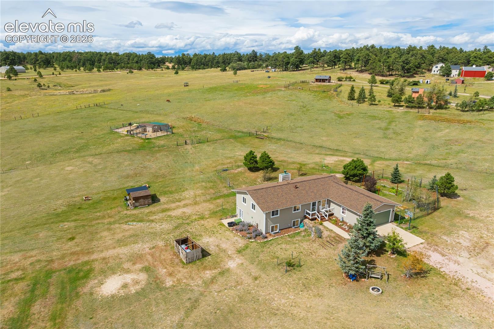 Listing photo 2 for 17650 Fremont Fort Drive
