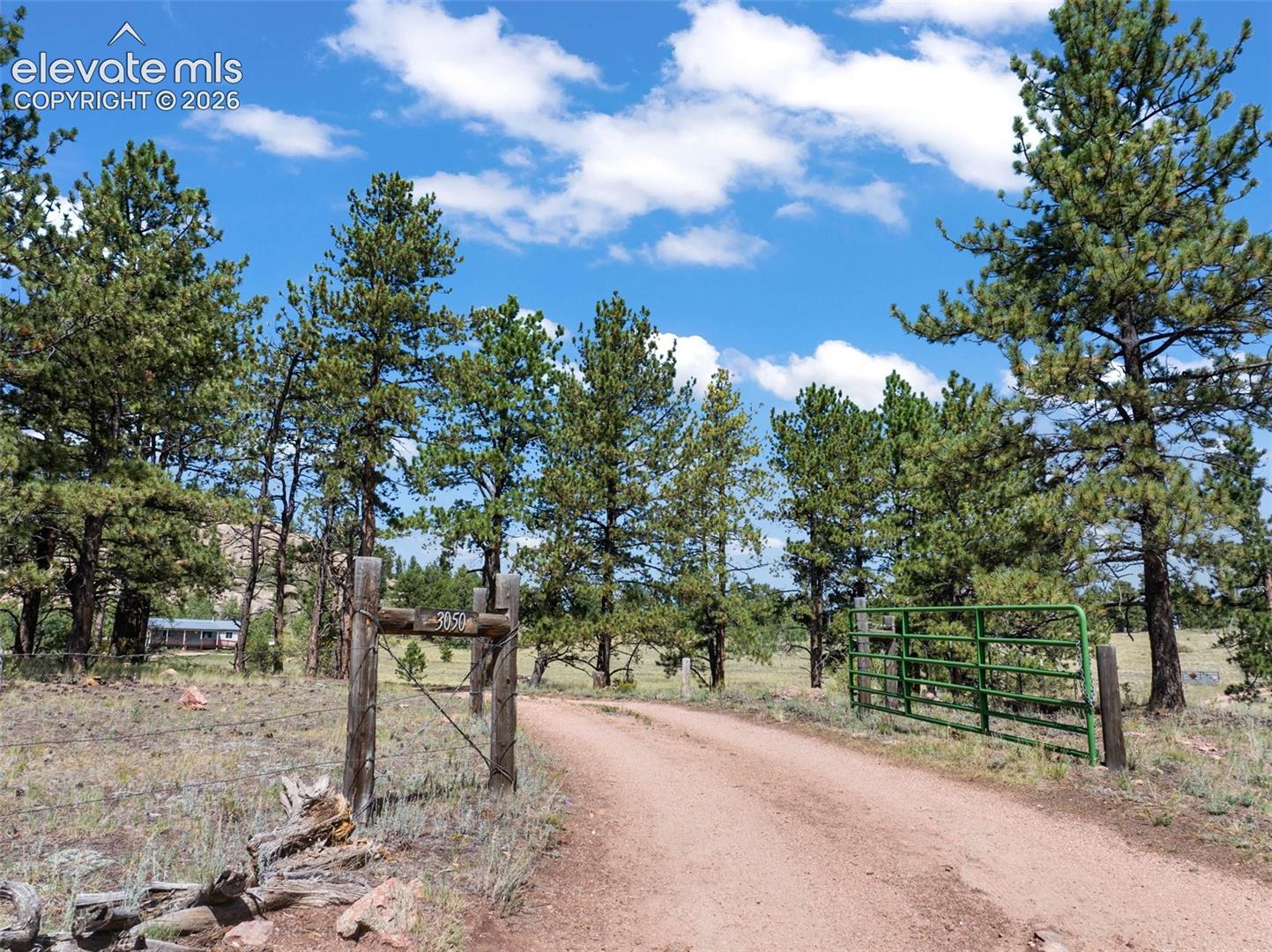 Listing photo 9 for 3050 Homestake Place