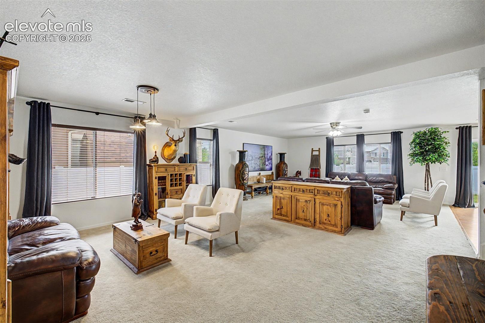 Listing photo 6 for 7716 Candlelight Lane