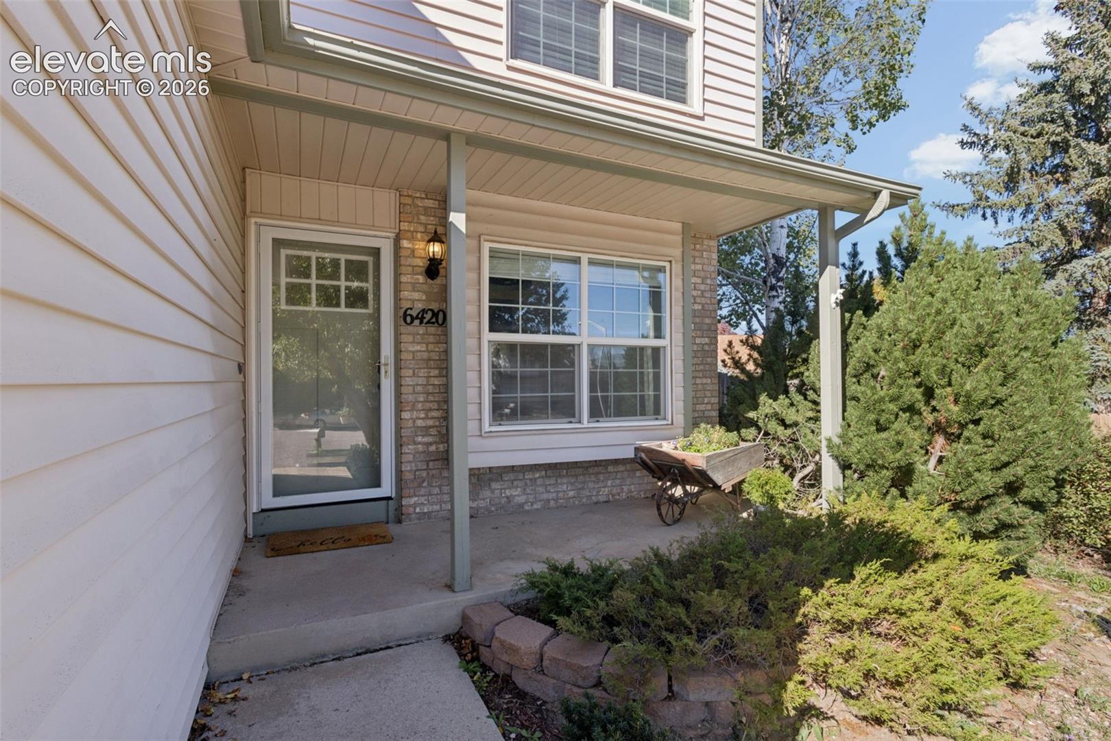 Listing photo 10 for 6420 Stonehedge Drive