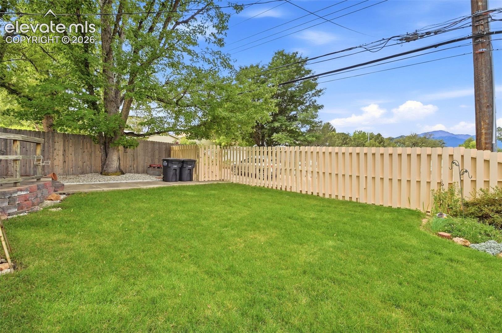 Listing photo 35 for 1442 Bellaire Drive
