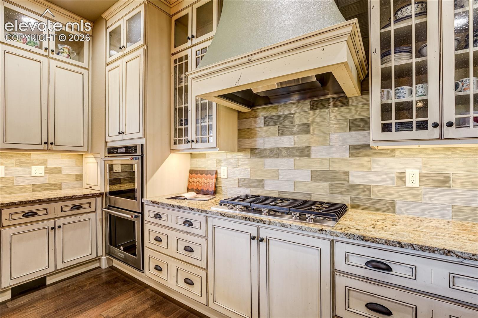 Listing photo 11 for 12427 Creekhurst Drive