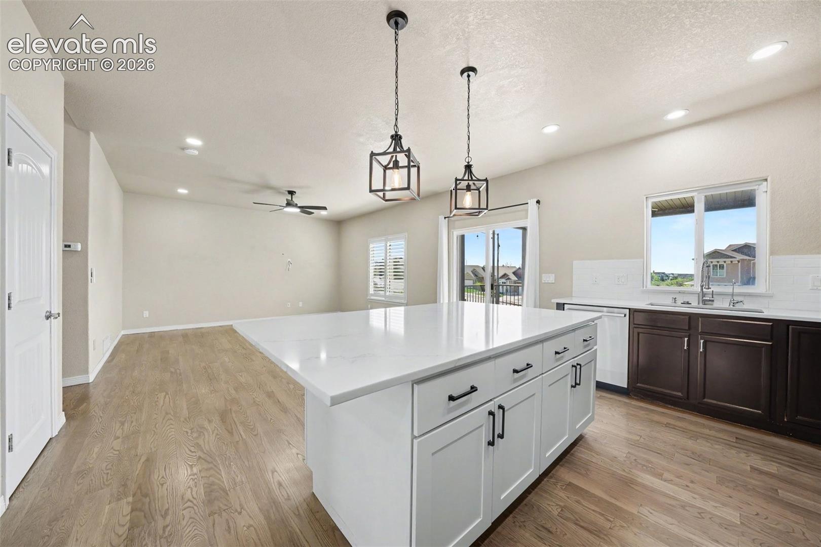 Listing photo 8 for 803 Deschutes Drive