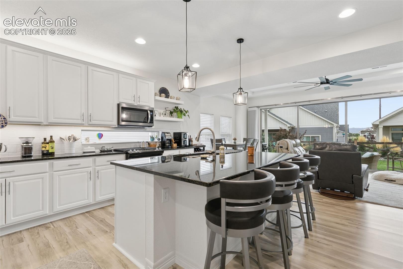 Listing photo 13 for 8948 Braemore Heights