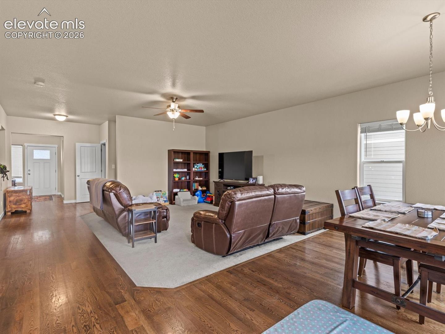 Listing photo 7 for 1564 Grand Overlook Street