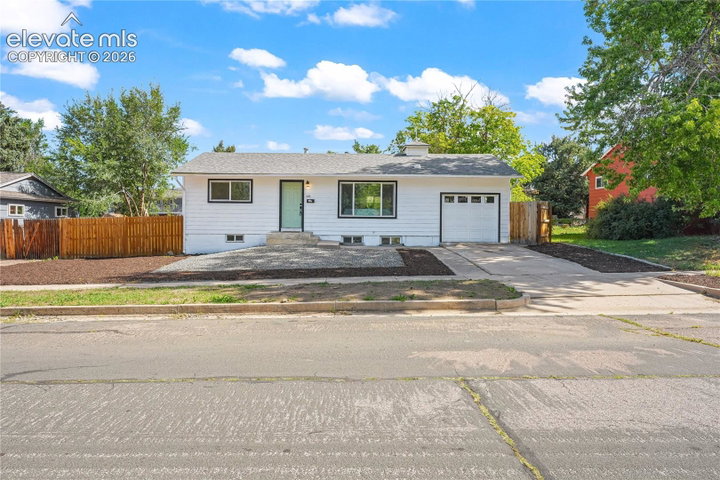 1425 Northview Drive — listing photo