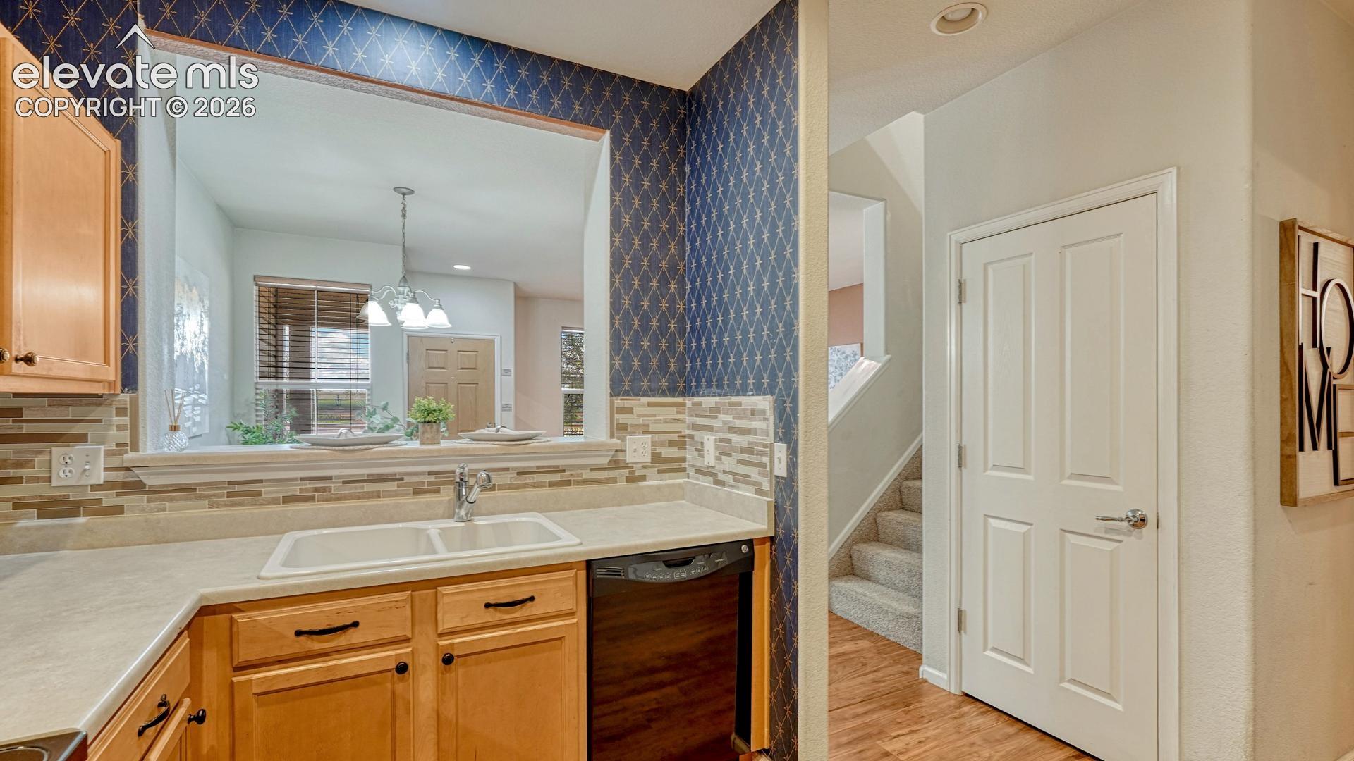 Listing photo 9 for 7620 Sandy Springs Point