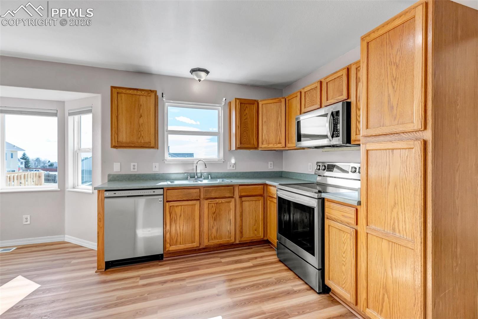 Listing photo 9 for 2375 Lisa Drive