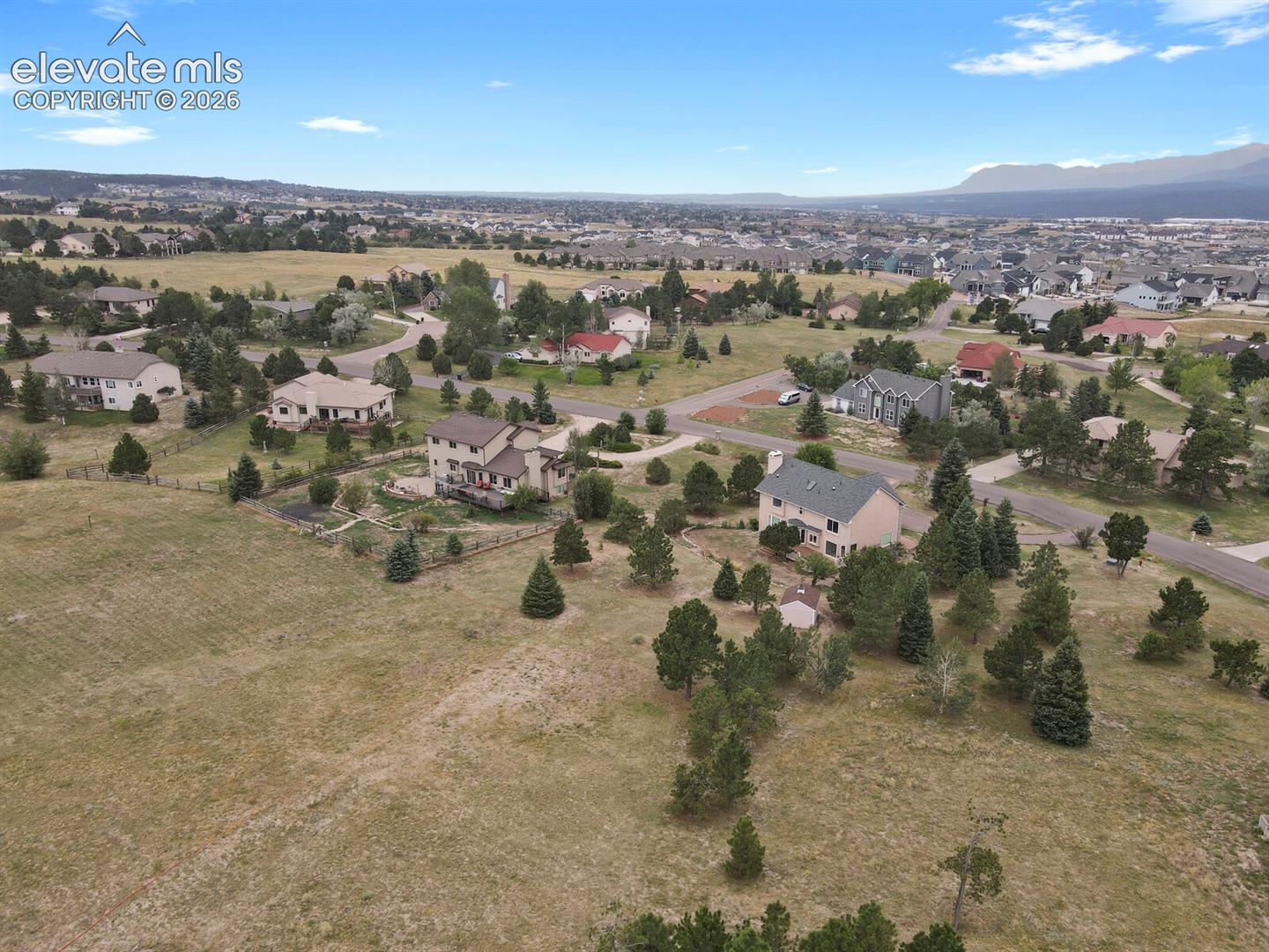 Listing photo 29 for 916 W Caribou Drive