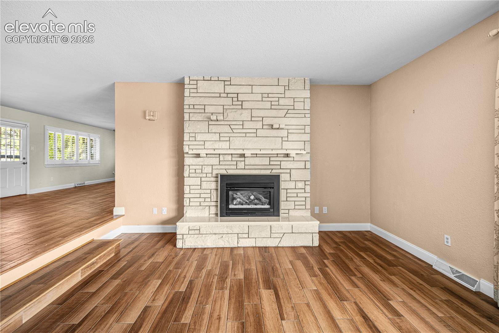Listing photo 7 for 3514 St Clair Avenue